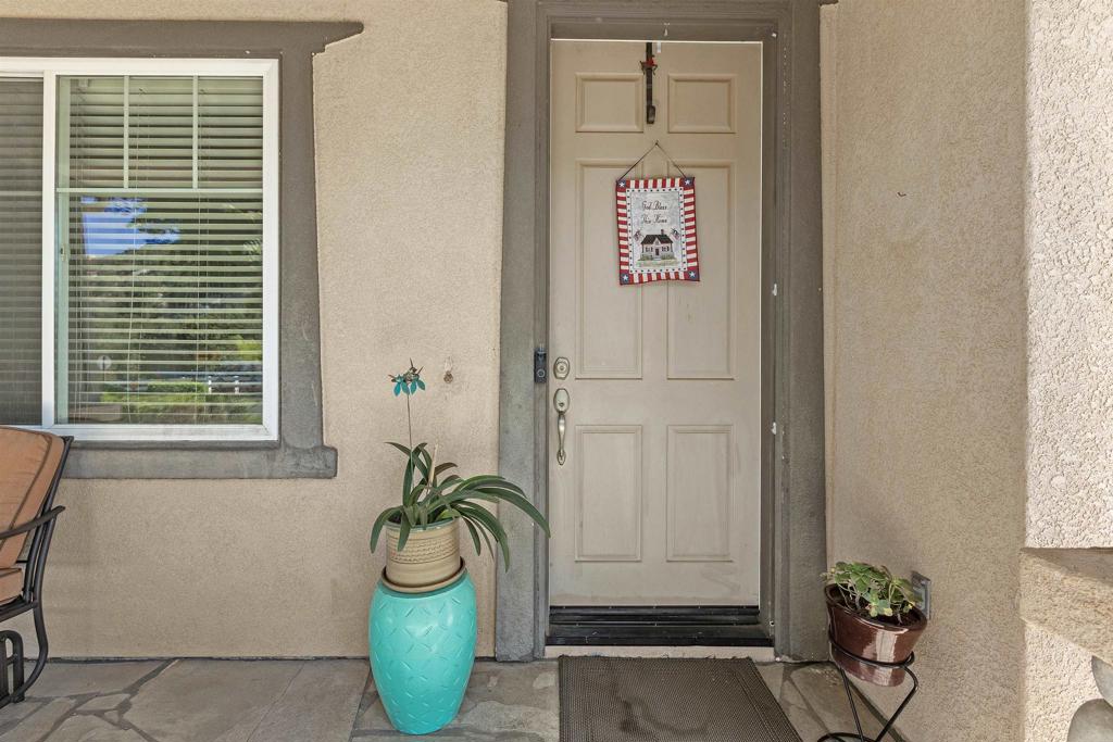 28292 Meadow Glen Way W Property Photo 3