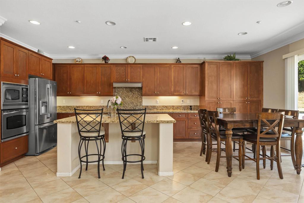 28292 Meadow Glen Way W Property Photo 10