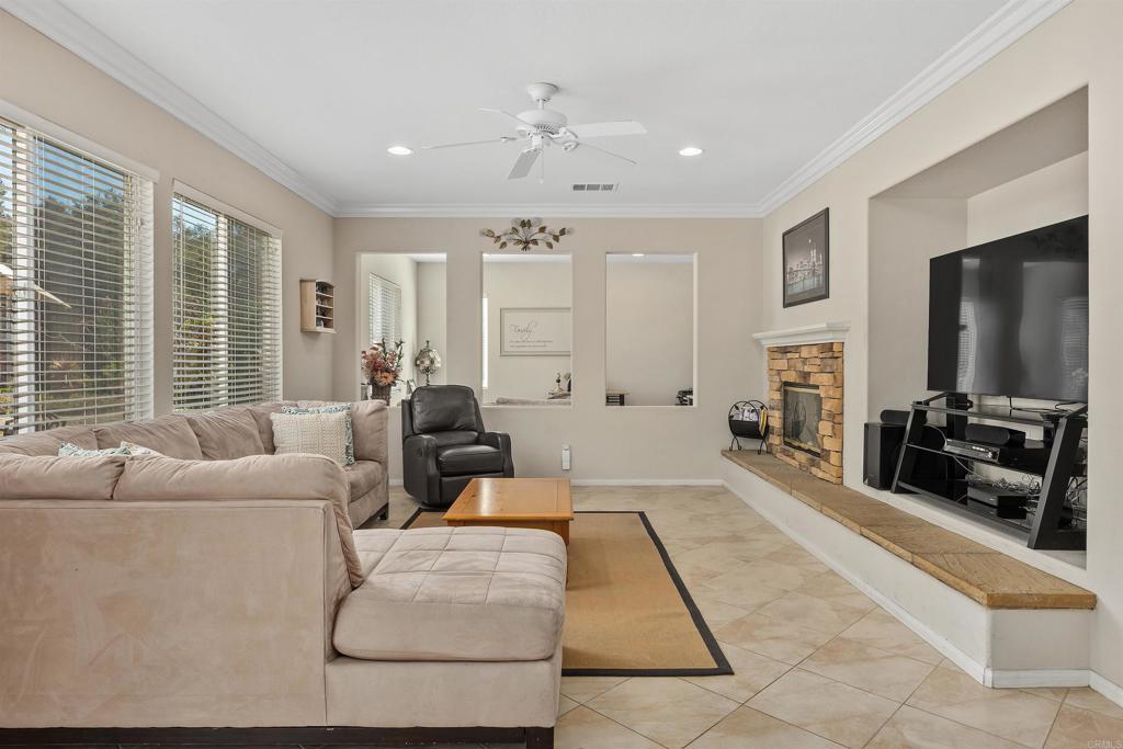 28292 Meadow Glen Way W Property Photo 17