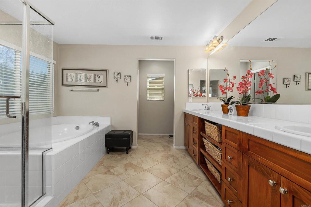 28292 Meadow Glen Way W Property Photo 27