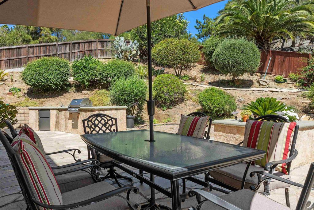 28292 Meadow Glen Way W Property Photo 37