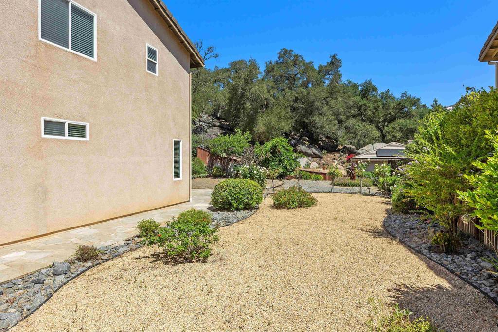 28292 Meadow Glen Way W Property Photo 41