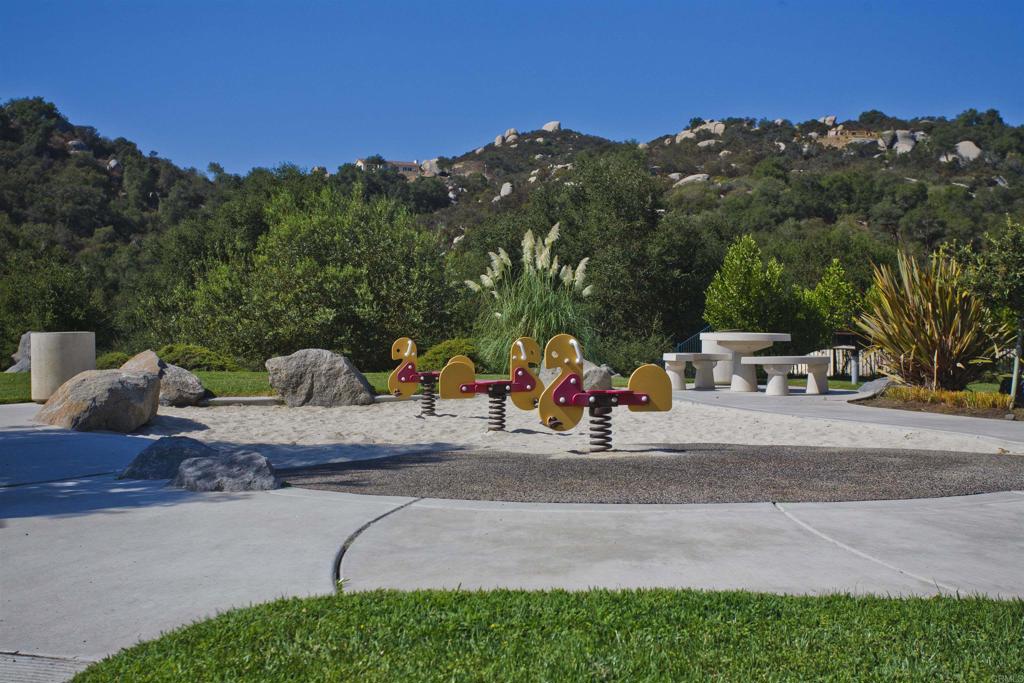 28292 Meadow Glen Way W Property Photo 49