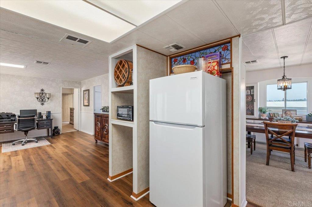 955 Howard Avenue 41 Property Photo 7