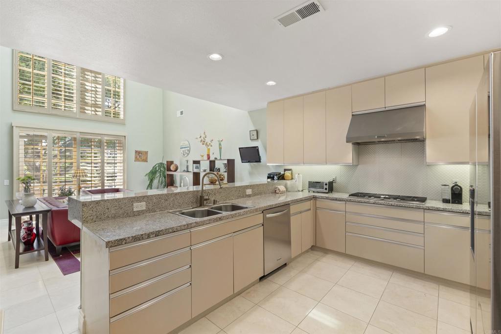 7489 Via De Fortuna Property Photo 12