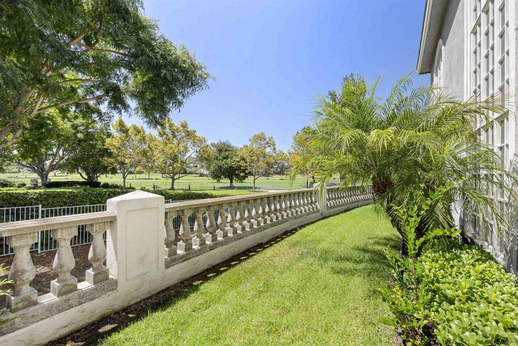 7489 Via De Fortuna Property Photo 25