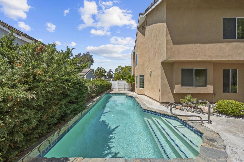 43870 Gatewood Way Property Photo 5