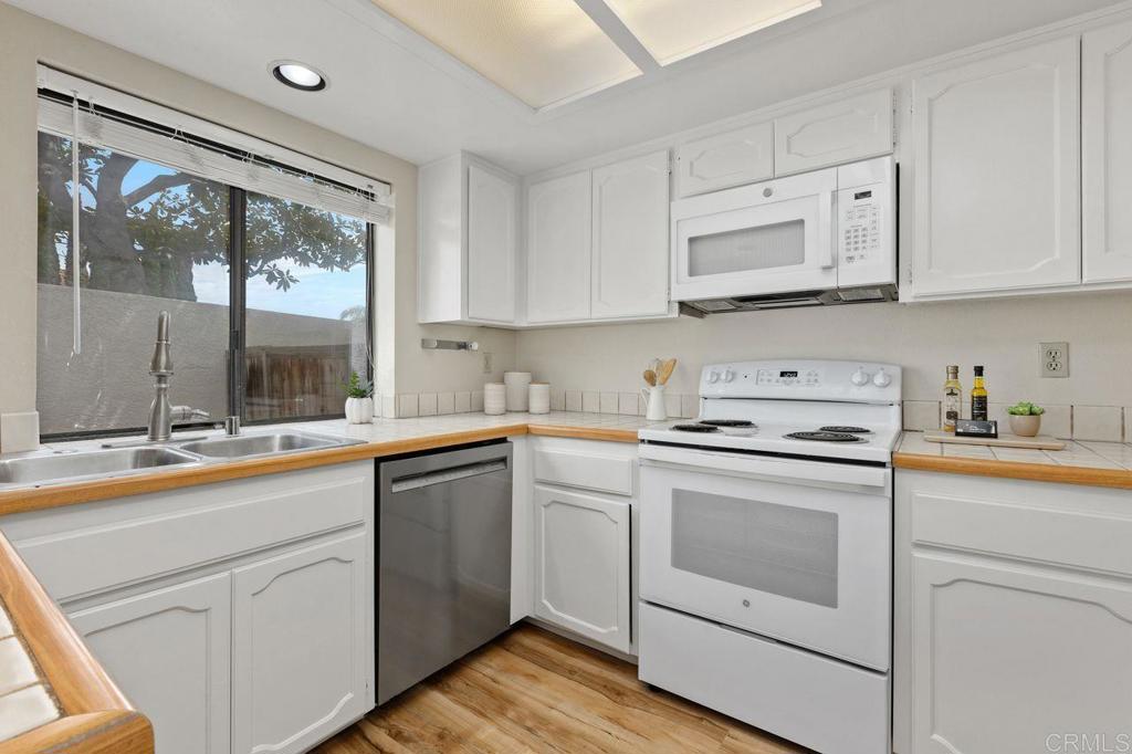 6890 Peach Tree Road Property Photo 19