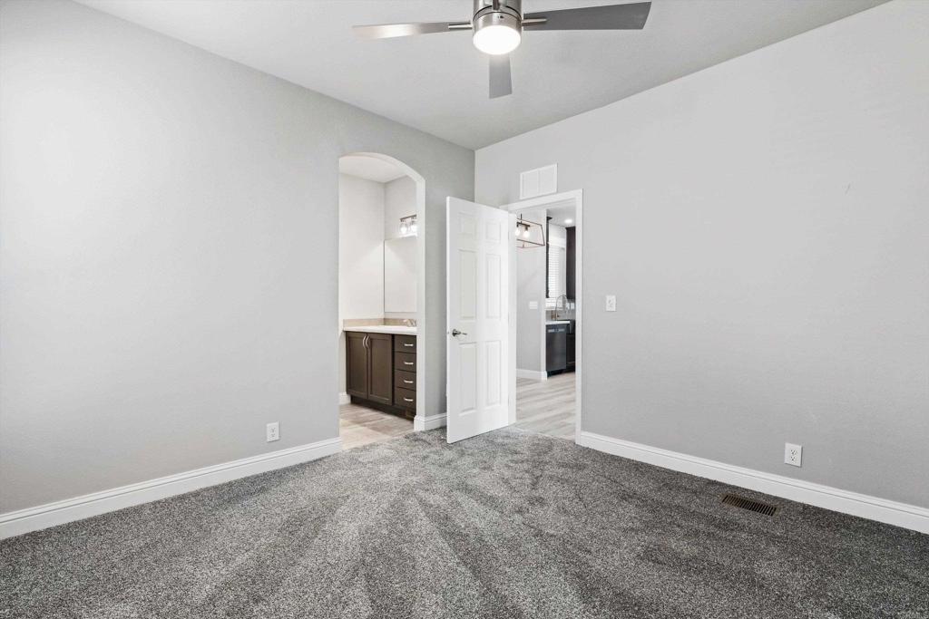 400 N Melrose Drive N 14 Property Photo 13