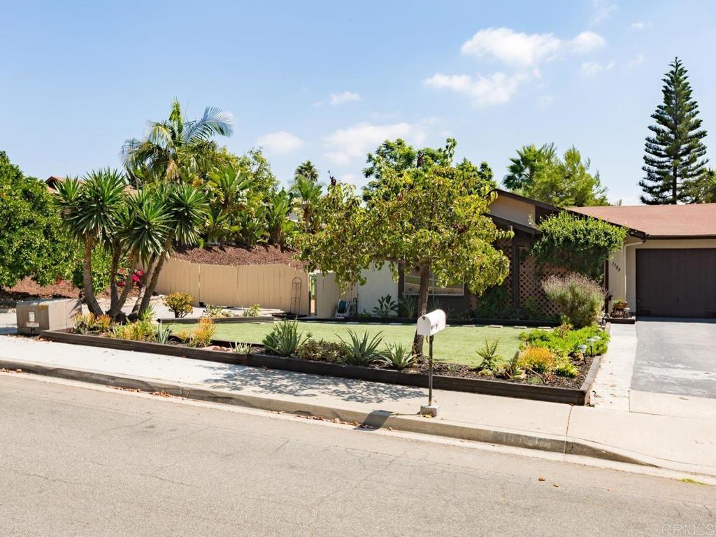 1388 PEACOCK BLVD. Property Photo 1