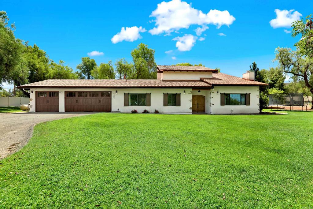 15459 Glentree Road Property Photo 3