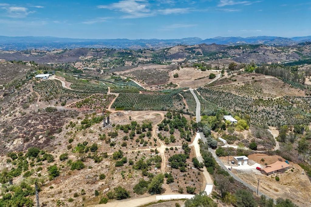 Twin Oaks Valley Rd. Property Photo 6