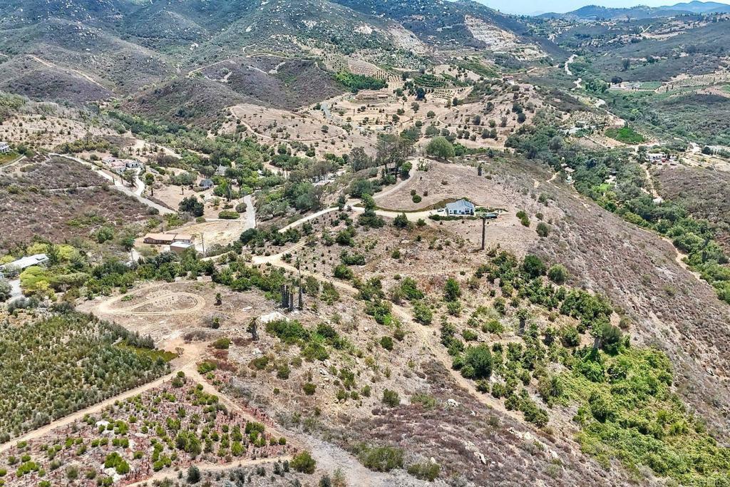 Twin Oaks Valley Rd. Property Photo 9