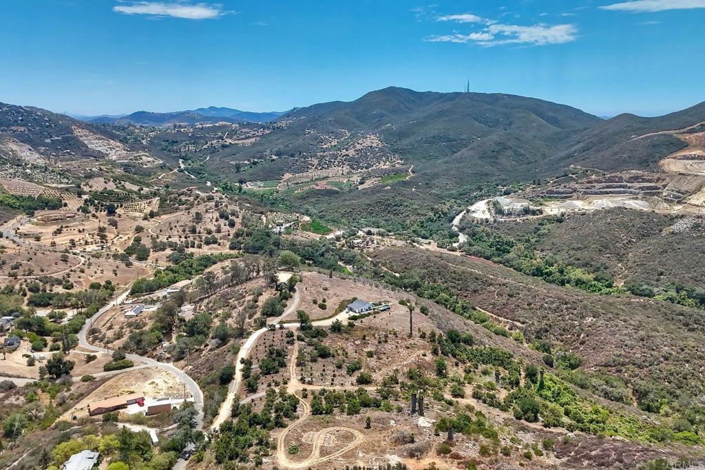 Twin Oaks Valley Rd. Property Photo 10