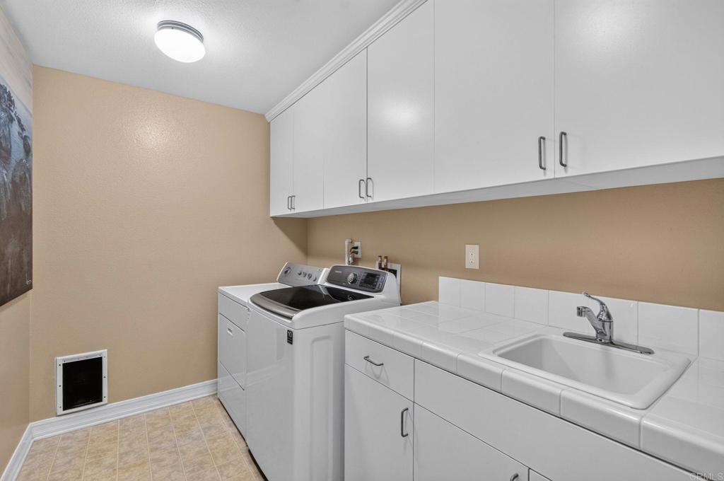 813 Genoa Way Property Photo 25