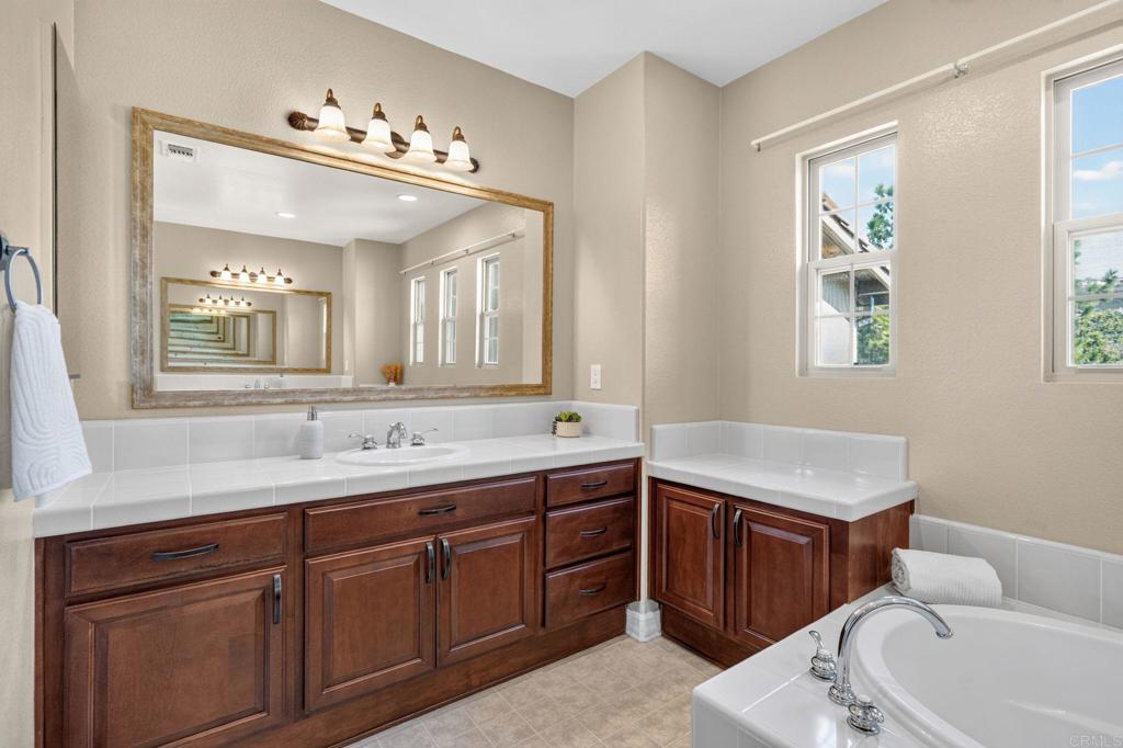 813 Genoa Way Property Photo 36