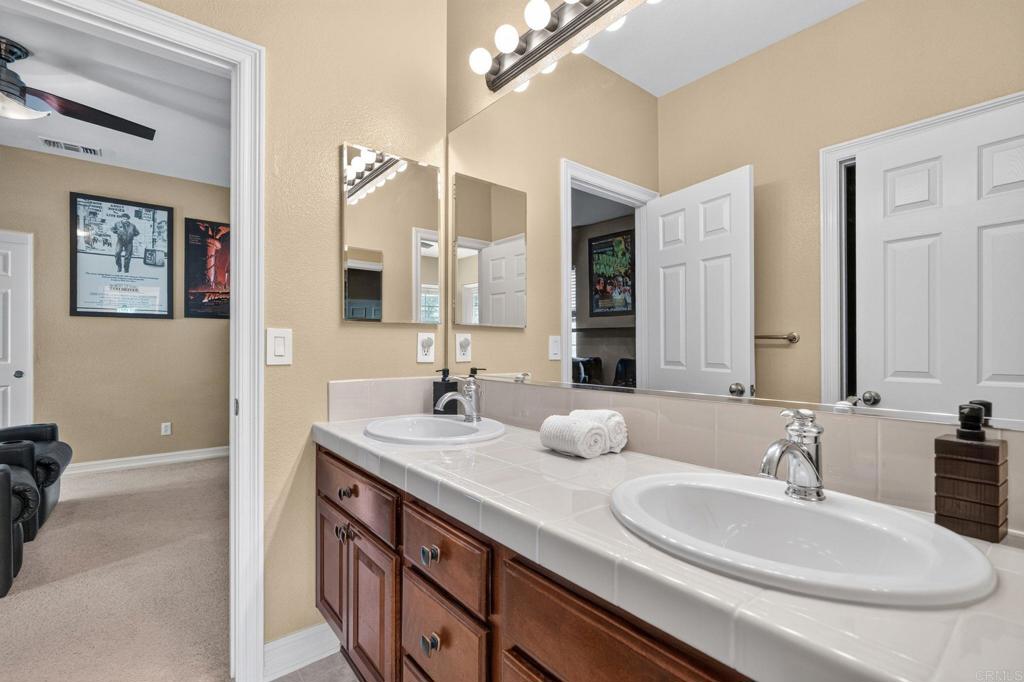 813 Genoa Way Property Photo 42