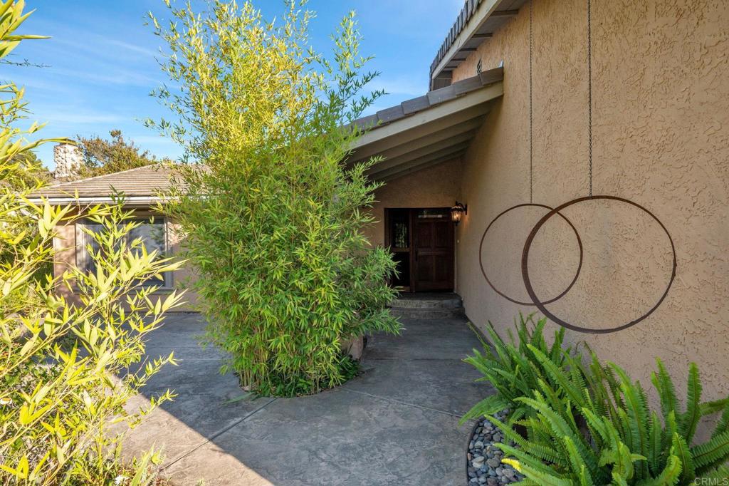 9675 Indian Creek Way Property Photo 3