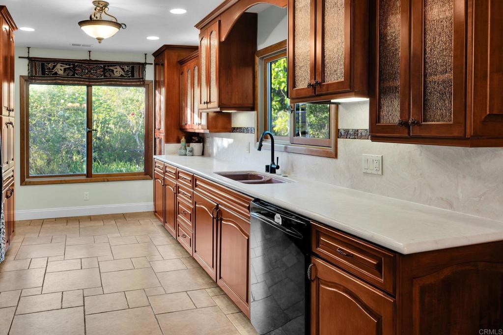9675 Indian Creek Way Property Photo 16
