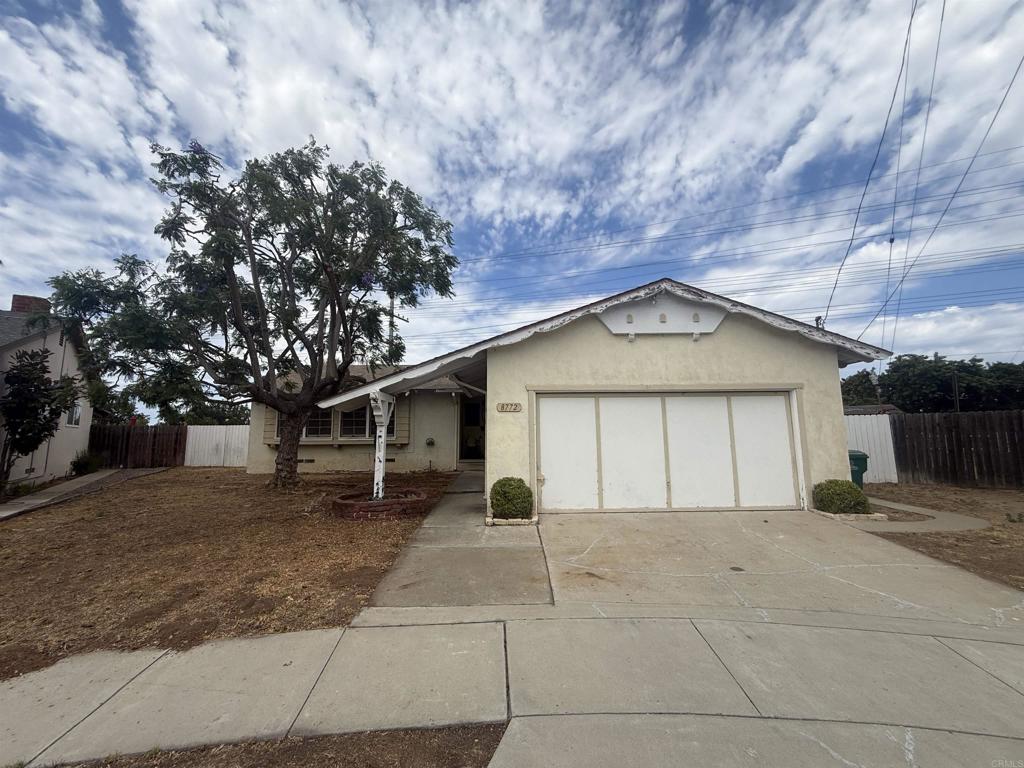 8772 CHANTILLY Avenue Property Photo 1