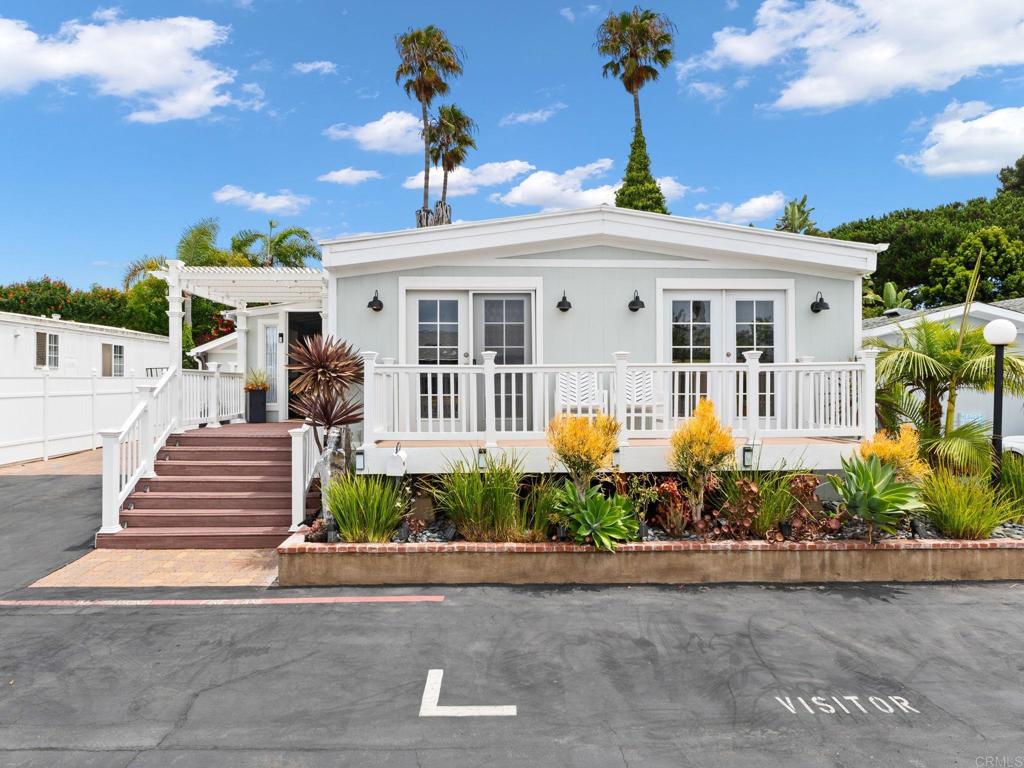 699 N Vulcan Avenue 106 Property Photo 2