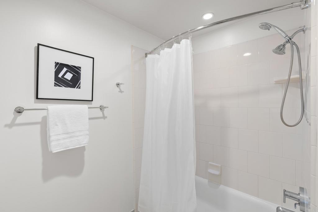 321 Tenth Avenue 902 Property Photo 26