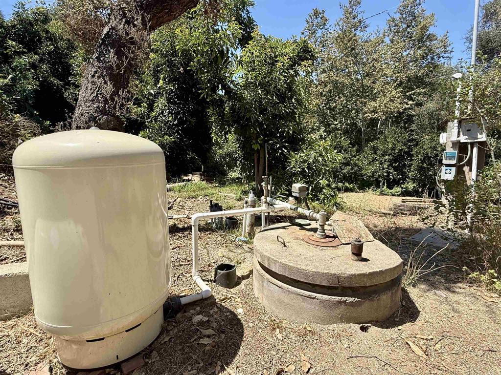 764 Old Highway 395 Property Photo 14