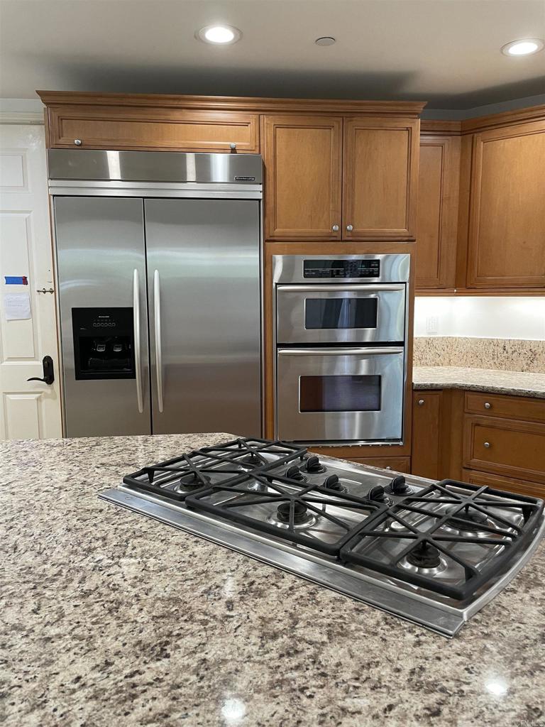 415 N Cedros Property Photo 5