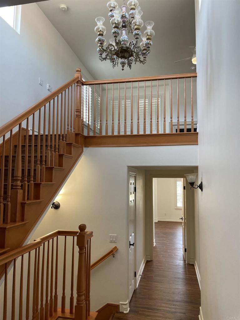 415 N Cedros Property Photo 9