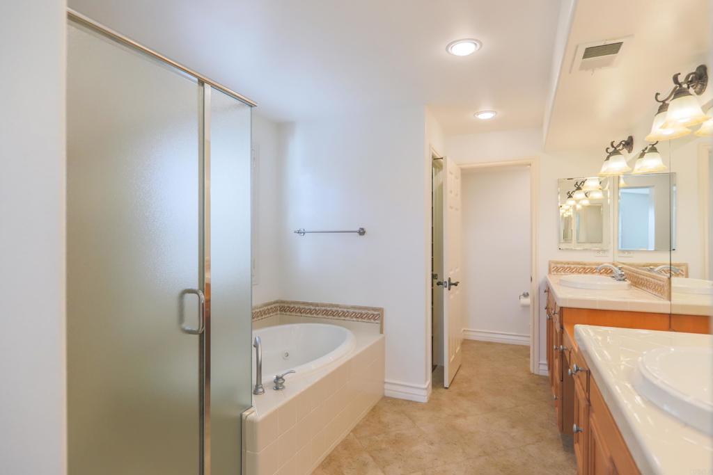 415 N Cedros Property Photo 29