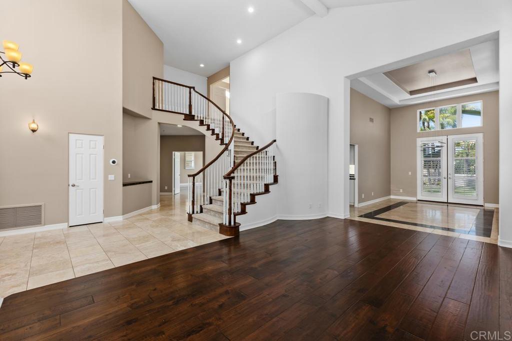 5116 White Emerald Drive Property Photo 6