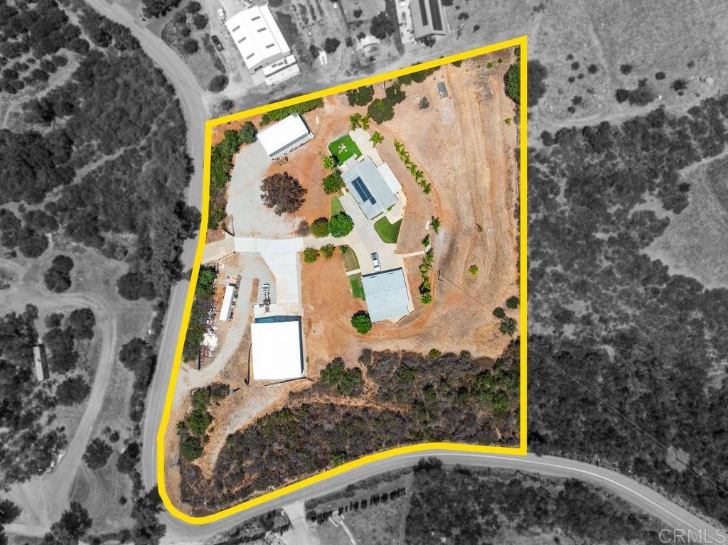 2051 Rainbow Glen Road Property Photo 3