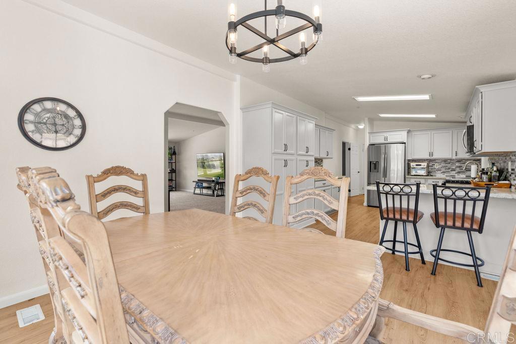 2051 Rainbow Glen Road Property Photo 13