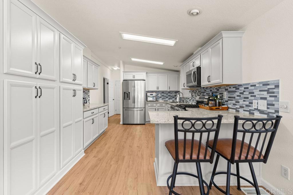 2051 Rainbow Glen Road Property Photo 14