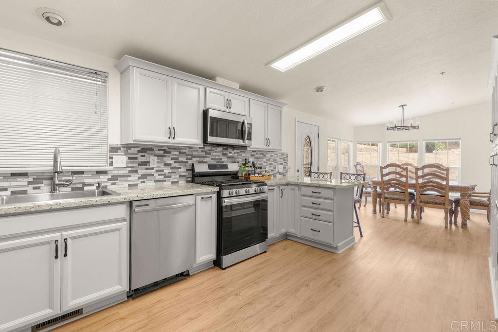 2051 Rainbow Glen Road Property Photo 16
