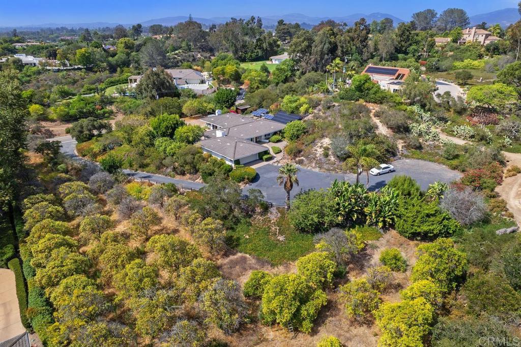 5383 El Secreto Property Photo 1