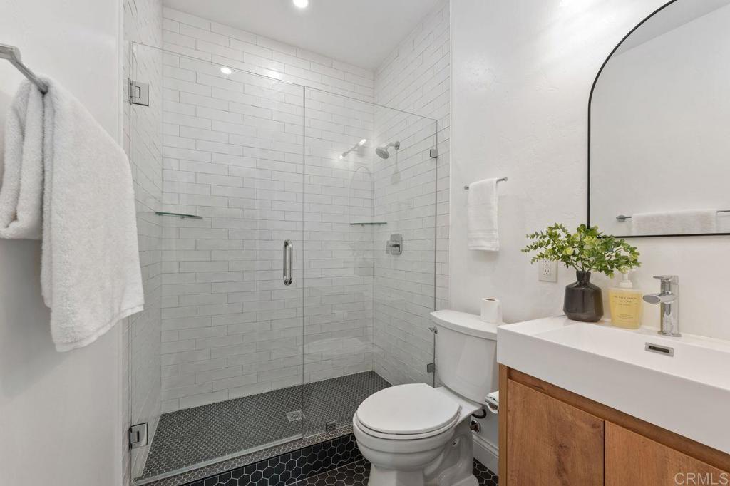 602 Hymettus Avenue Property Photo 37