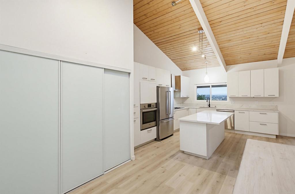 5605 Soledad Mountain Rd Property Photo 15