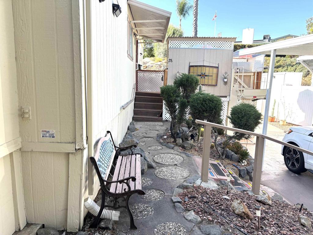 955 Howard 28 Property Photo 6