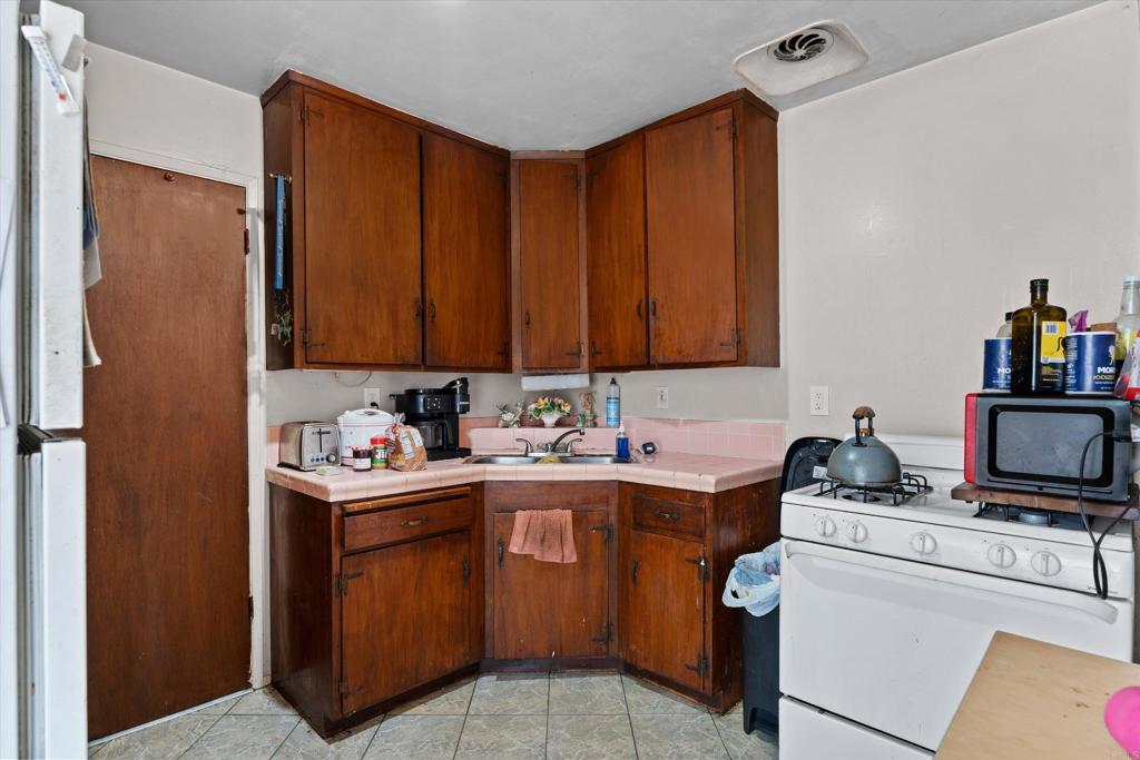 1240 70 Holly Avenue Property Photo 40
