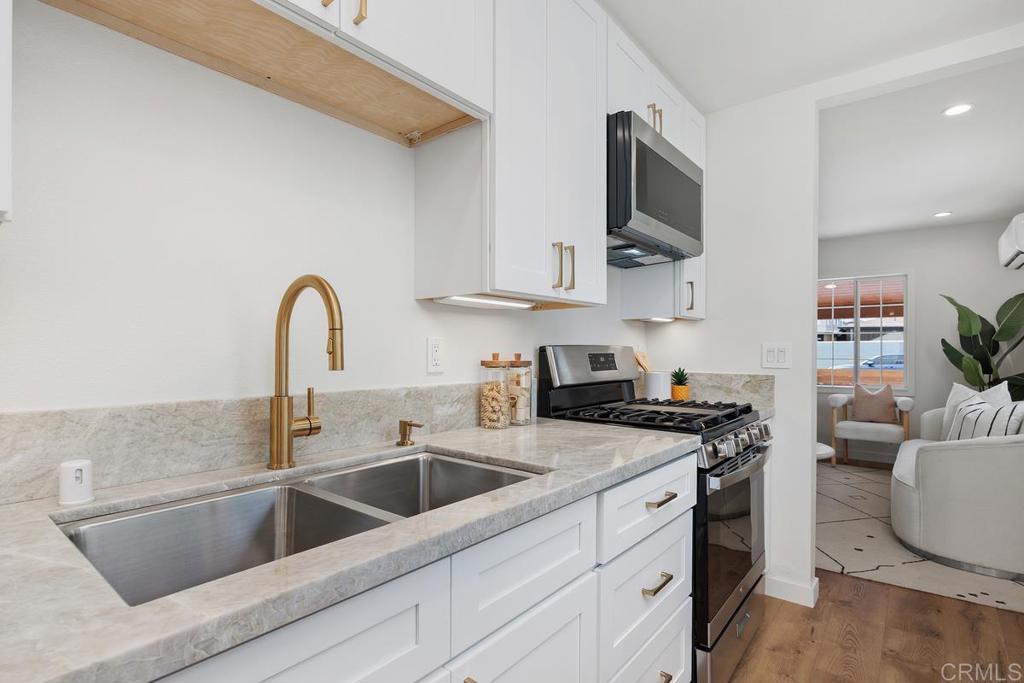 1421 Puls Street Property Photo 8