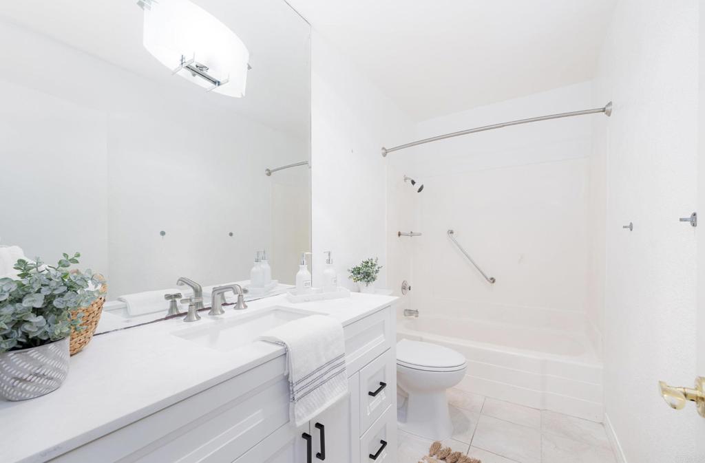 424 Stratford Court Property Photo 15