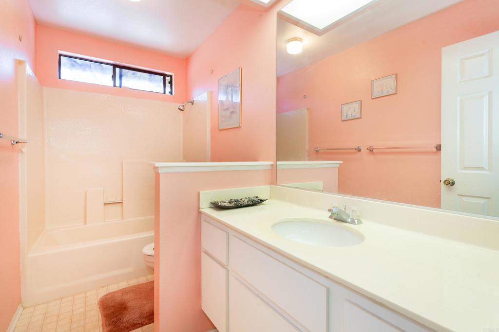 5327 Mead Street Property Photo 10