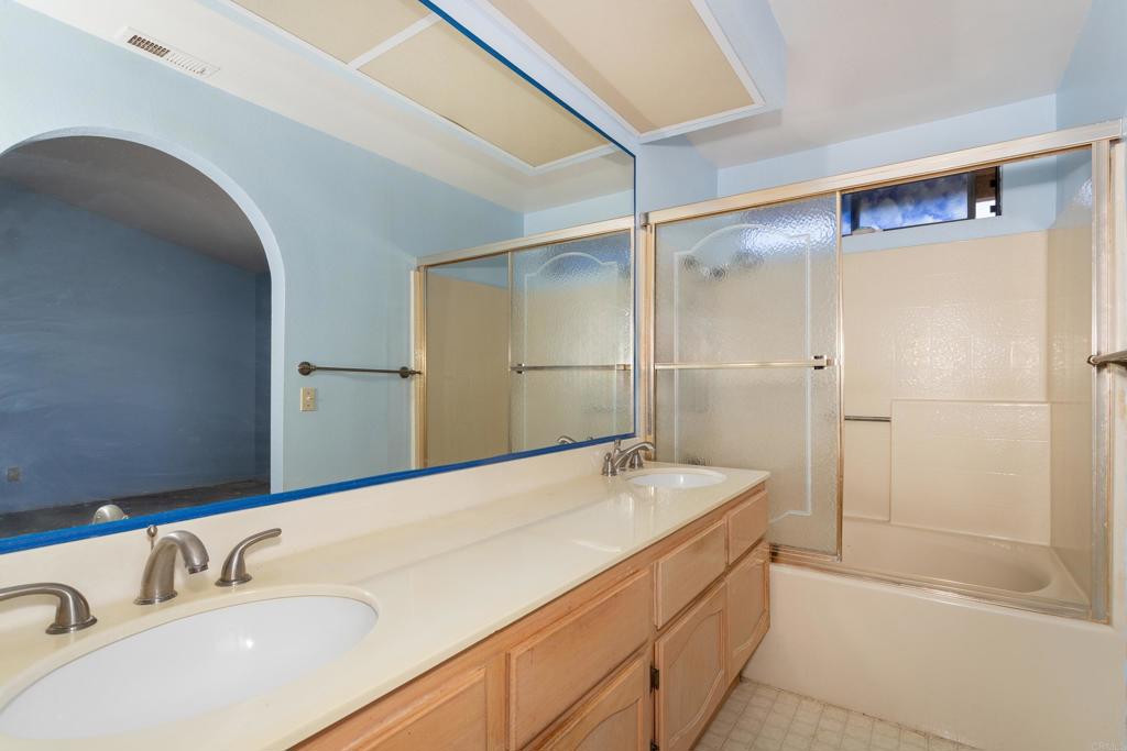 5327 Mead Street Property Photo 15