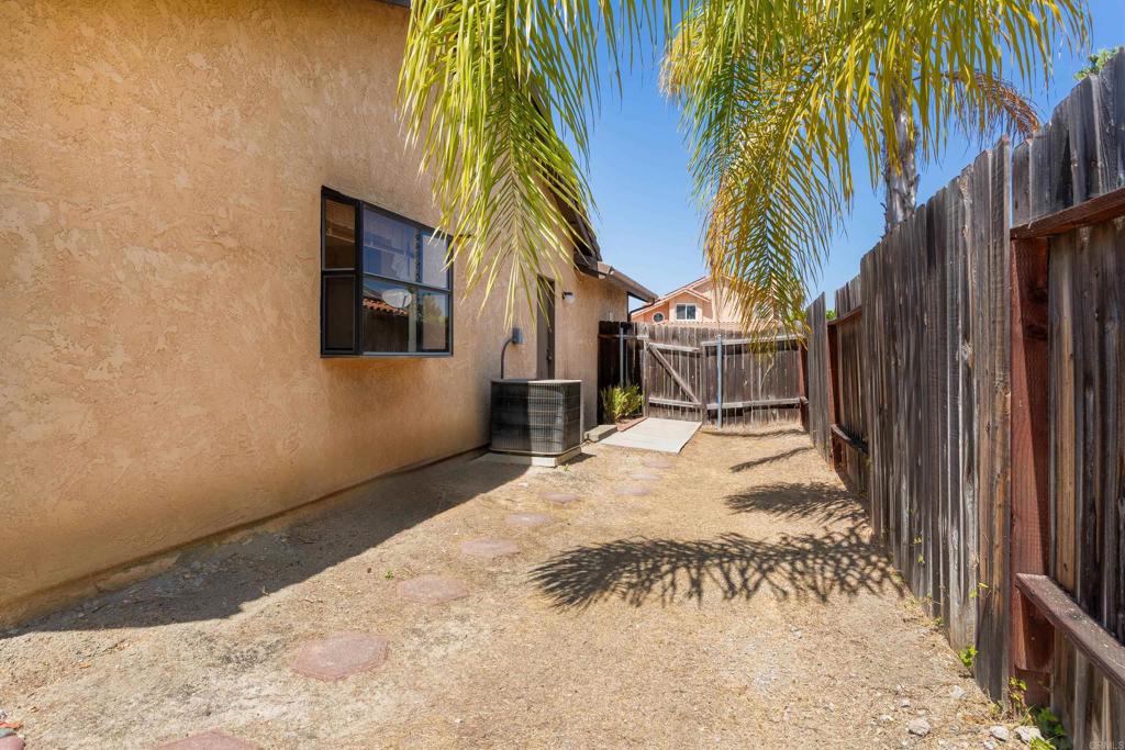 5327 Mead Street Property Photo 16