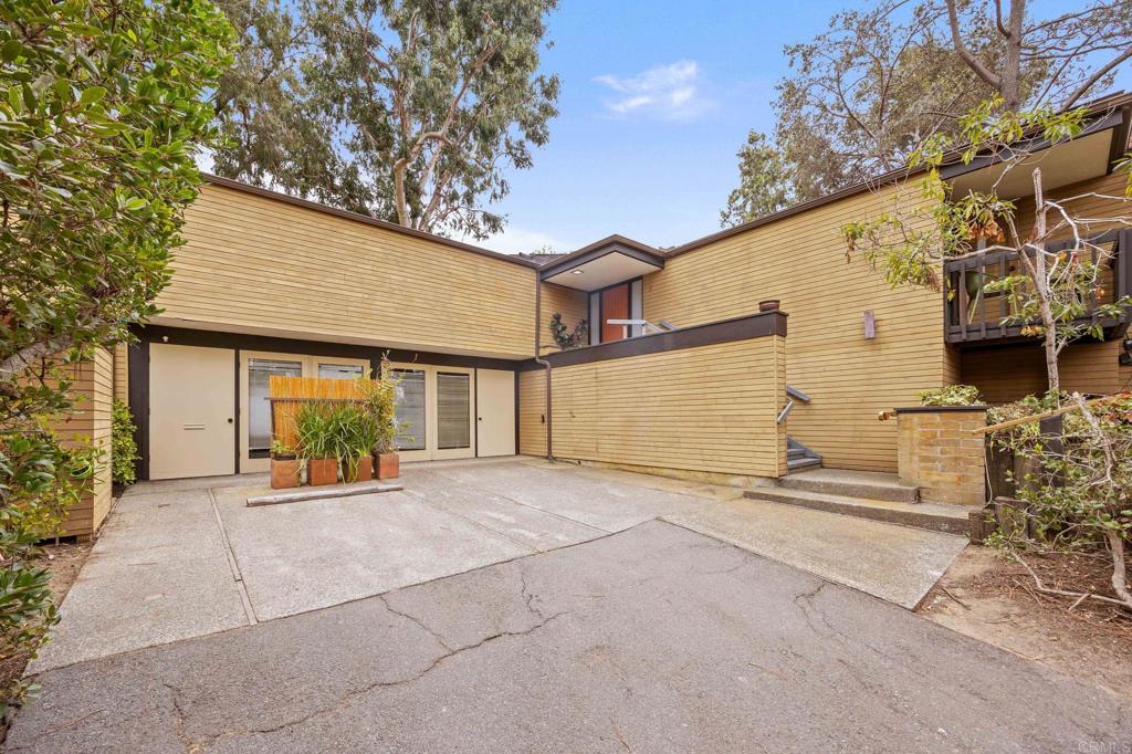 343 Serpentine Drive Property Photo 4