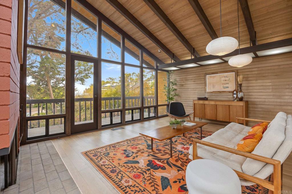 343 Serpentine Drive Property Photo 8