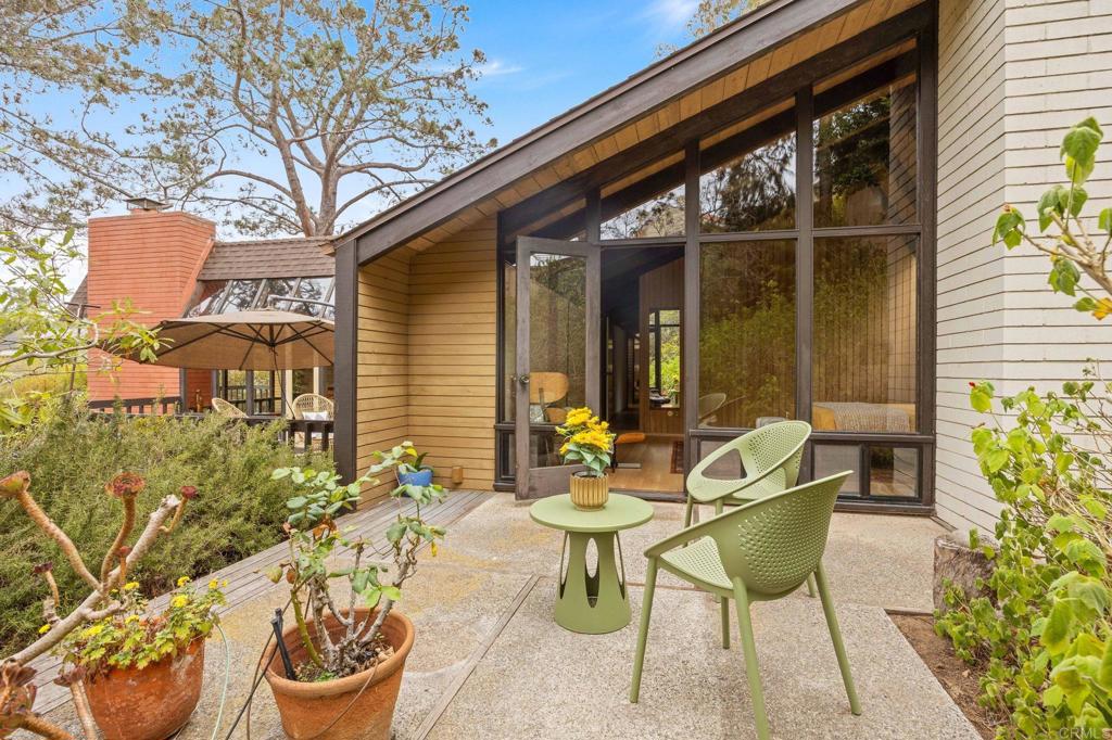 343 Serpentine Drive Property Photo 43