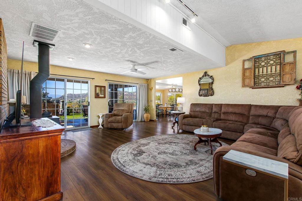 671 Philton Property Photo 11