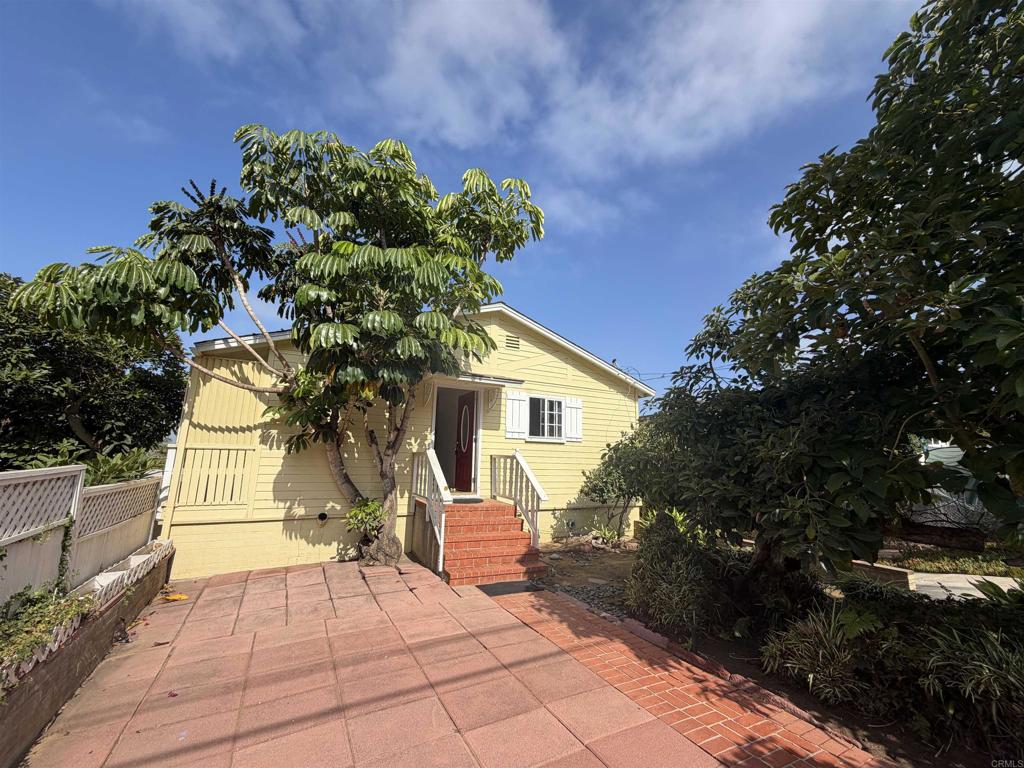 534 Ocean View Avenue Property Photo